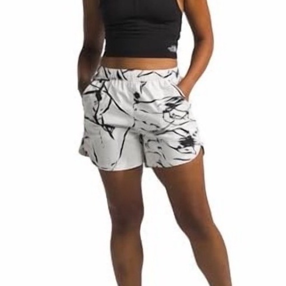 The North Face Class V Pathfinder Pull On Shorts White Dune Coyote Field XS